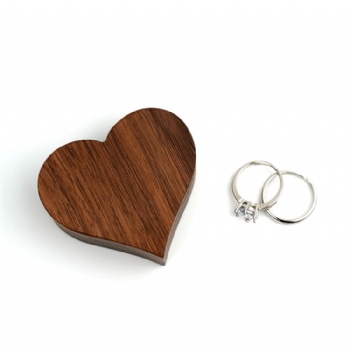  Black walnut solid wood love ring box mini jewelry box Ins style wood box accessories wood packaging box	