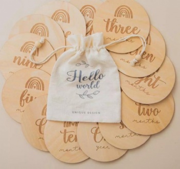  Wooden Baby and Pregnancy Announcement Hand-Crafted Monthly Milestone Discs	